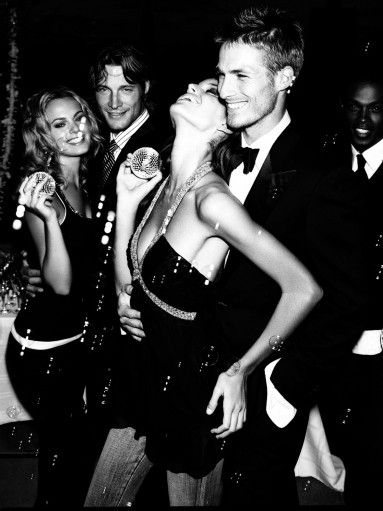 » new years / new years eve : photography, style, moments, decorations, traditions and fun » Vanessa Abrams, Jenny Humphrey, Girls Names, Chuck Bass, Studio 54, I'm With The Band, Party People, Group Of People, Blair Waldorf