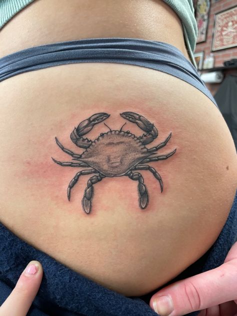 Old Bay Tattoo, Blue Crab Tattoo For Women, Small Blue Crab Tattoo, Fish And Crab Tattoo, Crab Tattoo Design, Maryland Tattoo Ideas, Crab Tattoo For Women, Blue Crab Tattoo, Unique Crab Tattoo