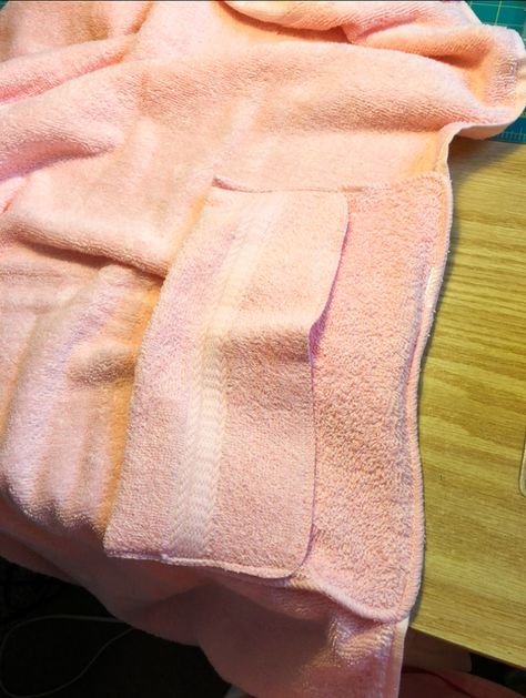 How to Make a Hooded Baby Bath Towel in 20 Minutes - Baby Towels Hooded Diy, Hooded Towels For Kids Diy, Hooded Towels For Babies, Baby Towel Diy, Hooded Towel Tutorial, Baby Hooded Bath Towel, Diy Towels, Baby Bath Towel, Hooded Bath Towels