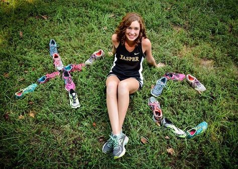 Senior Picture Ideas For Runners Cross Country, Cross Country Picture Ideas, Senior Picture Ideas For Runners, Cross Country Graduation Pictures, Senior Photos Cross Country, Senior Picture Cross Country, Runner Senior Pictures, Senior Cross Country Pictures, Senior Picture Ideas Cross Country