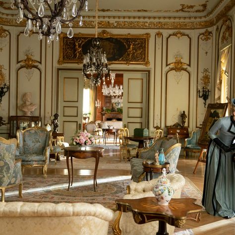 Catherine Fitzgerald, Glin Castle, Dominic West, Decorating Rules, Julian Fellowes, Castle Ireland, Marble House, Provincial Furniture, The Gilded Age