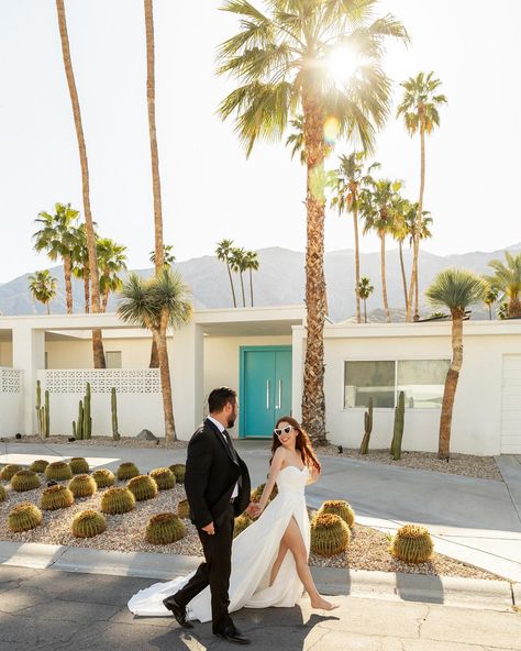 So Palm Springs 🌴 📸: @steffanie_mccauley_photography 🤍 @whiteoak_images • • • • • • • • • • • • • • • • • • • • • • • • • • • • • • • • • • • • • • • • • • • • • • • • • • #palmsprings #palmspringslife #palmspringsstyle #palmspringslifemagazine #palmspringslifestyle #palmspringsmodernism #365thingstodoinpalmsprings #visitpalmsprings #visitgreaterpalmsprings #discoverpalmsprings #palmspringswedding #palmspringsweddingphotographer #palmspringsweddings #palmspringsweekend #palmspringsgetaway #... Palm Springs Photoshoot, Wedding Photos Elopement, Destination Wedding Colors, Couples Photoshoot Poses, Intimate Destination Wedding, Spring Engagement Photos, Intimate Wedding Photography, Vintage Wedding Hair, Unique Wedding Photos