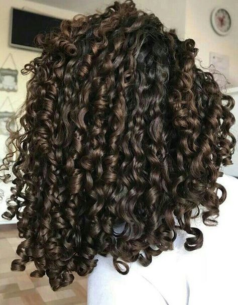 Defined Curly Hair, Soft Curly Hair, Curly Hair Goals, Mrs Bella, Hair Goal, Highlights Balayage, Curly Hair Photos, Curly Hair Inspiration, Curly Hair With Bangs