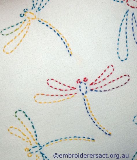 Sashiko Dragonflies Stitched By Tracey Kent 249 Hex Quilt, Beads Embroidery, Pola Sulam, Japanese Embroidery, Simple Embroidery, Hand Embroidery Design Patterns, Sewing Embroidery Designs, 자수 디자인, Silk Ribbon Embroidery