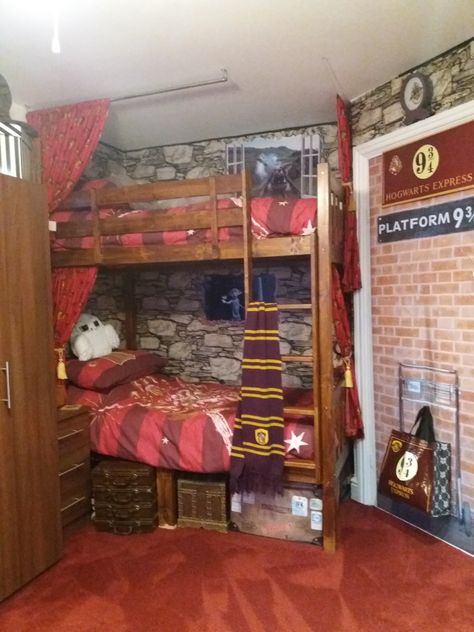 Made this all myself Gryffindor Room Ideas Bedrooms, Gryffindor Inspired Bedroom, Harry Potter Room Decor Bedroom Ideas Gryffindor, Gryffindor Room Ideas, Harry Potter Bedroom Ideas Gryffindor, Griffindor Room Bedrooms, Gryffindor Bedroom Ideas, Harry Potter Room Ideas Bedrooms, Harry Potter Room Decor Bedroom Ideas