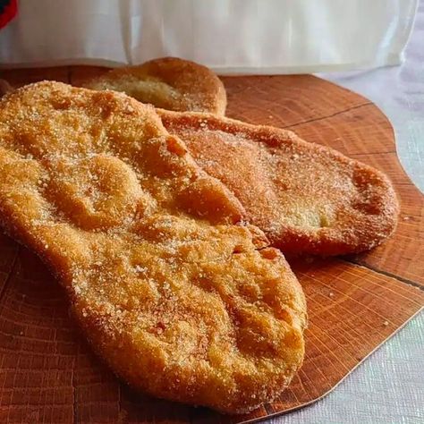 Beaver Tails Recipe, Canadian Dessert, Beaver Tails, Canadian Food, Funnel Cake, Easy Baking Recipes Desserts, Easy Bread, Fair Food Recipes, Bakery Recipes