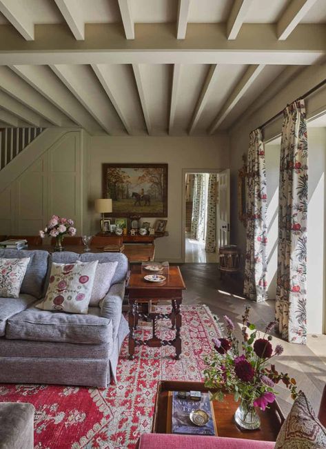 Furlow Gatewood, British Interior Design, English Country House Style, Dreamy Interiors, Glass Cupboard, Baker Photography, British Interior, Blue Backdrop, Cottage Interiors