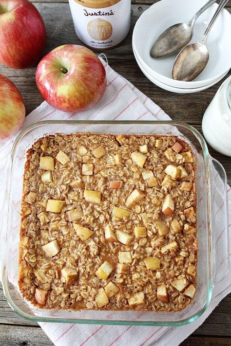 Baked Oatmeal With Apples, Oatmeal With Apples, Easy Baked Oatmeal, Peanut Butter Apple, Apple And Peanut Butter, Food Chart, Apple Oatmeal, Baked Oatmeal Recipes, Oatmeal Recipe