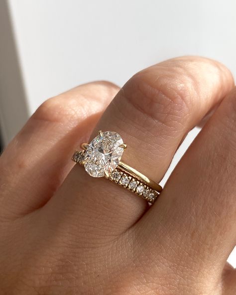 Oval Engagement Ring Stack, خواتم خطوبة, Pretty Engagement Rings, Dream Wedding Ring, Cute Engagement Rings, Future Engagement Rings, Oval Engagement, Engagement Band, Dream Engagement