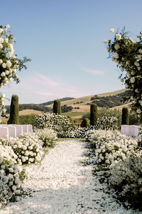 Destination Wedding Planner Andrea Eppolito designed a luxe wedding with white roses at Viansa Winery in Sonoma, CA for NFL Player Johnathan Hankins and his wife, Mahsa Zare. Photo by Rene Zadori. Italian Classic Wedding, Roman Inspired Wedding, Winery Wedding Aesthetic, Viansa Sonoma Wedding, Random Wedding Ideas, Viansa Wedding, Zanzibar Wedding, Floral Ceremony Backdrop, Wedding Venues Ideas