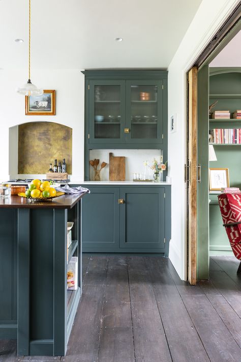 Night Angel, Devol Kitchens, London Interior, Fabulous Kitchens, Open Kitchen Shelves, Pretty Kitchen, Kitchen Cabinets Makeover, Mid Century Kitchen, Glass Cabinet Doors