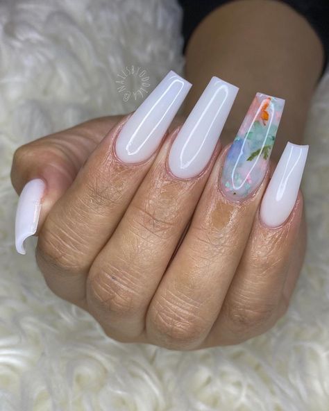 Milk Bath Flower Nails, Milky Flower Bath Nails, Incapcilated Flower Acrylic Nails, Incapcilated Nails Flowers, Edgy Nails, Sparkle Nails, Nails Only, Birthday Nails, Coffin Nails Designs