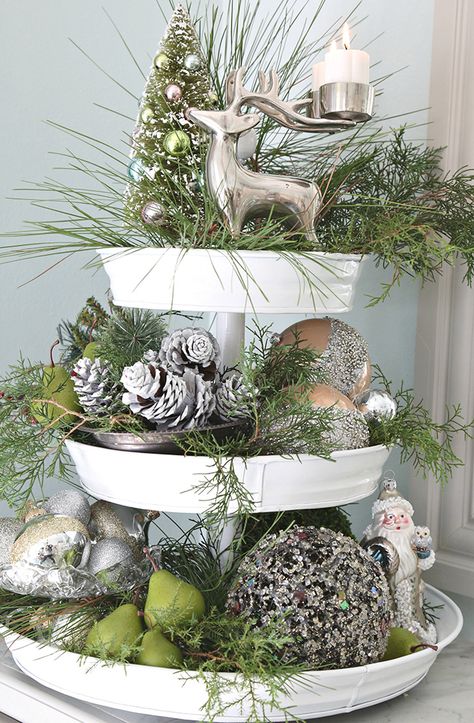 Natal Country, Easy Diy Decor, Tiered Cake, Paint Projects, Old Christmas, Farmhouse Christmas Decor, Noel Christmas, Christmas Centerpieces, Christmas Table Decorations