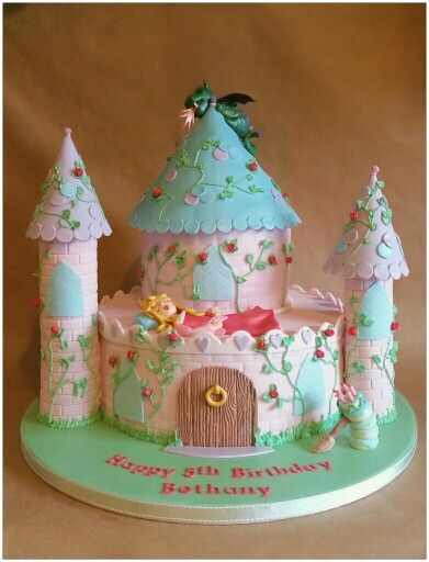 Disney Castle Cake, Birth Cakes, Castle Birthday Cakes, Cakes For Kids, Fairy Birthday Cake, Princess Castle Cake, Little Pony Cake, Princess Theme Birthday Party, Pony Cake