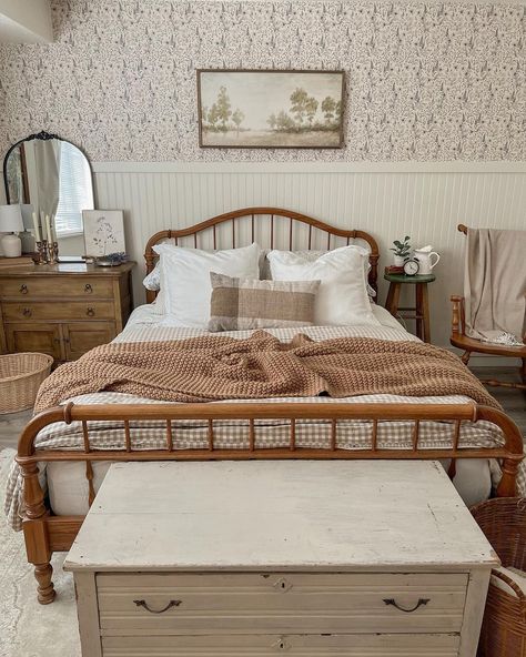 Bedroom Ideas Aesthetic, Bedroom Decorating Ideas, Cottage Bedroom, Bedroom Decor Ideas, Bedroom Decorating, Bedroom Decoration, Room Inspiration Bedroom, Aesthetic Bedroom, Dream House Decor