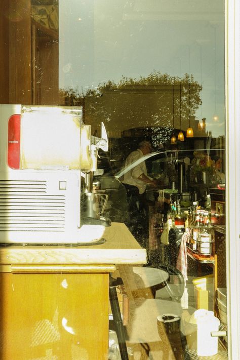 Pinterest Pinterest France Pinterest Creators Pinterest Business Pinterest Creators #analog #filmphotography #filmcamera #analogue #filmphoto #cozy #cafe #café #green #yellow #aesthetic #aestheticwallpaper #iphonewallpapers #iphonephotography #coffee #coffeeshop #coffeeaddict #coffeebreak #coffeebar #paris #parisian #shop #shopsmall #shopping #dream #dreamlife #analogcamera #analogfilm #analogcollage #analogtrip Yellow Film Aesthetic, Cafe Film Photography, Analogue Aesthetic, Green Yellow Aesthetic, Yellow Coffee Shop, Here's To The Fools Who Dream, Analogue Photography, Business Pinterest, Photography 35mm