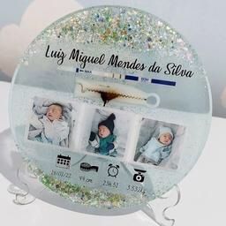 Unique,memorable,lovely Pregnancy Resin Art, Resin Stand, Mom Checklist, Hanuman Pics, Resin Projects, Diy Resin Art, Baby Memories, Diy Resin Crafts, Diy Creative Crafts