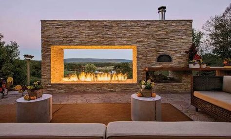 . Contemporary Outdoor Fireplaces, Barbacoa Jardin, Outdoor Fireplace Designs, Cool Fire Pits, Concrete Fireplace, Casas Coloniales, Patio Spaces, Outdoor Kitchen Design, Fireplace Design