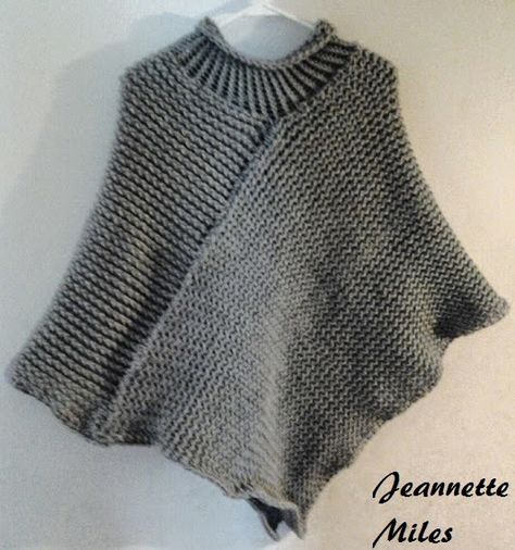 The Knifty Knitter: Poncho with Collar Round Loom Knitting, Loom Knitting Tutorial, Loom Knitting Stitches, Round Loom, Knifty Knitter, Knit Poncho Sweater, Knit Headband Pattern, Poncho Knitting Patterns, Loom Knitting Projects