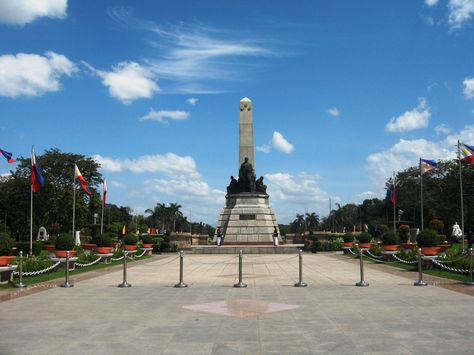 Rizal Park aka Luneta Park Luneta Park, Dark Art Paintings, Rizal Park, Antipolo, Photo Logo Design, Liminal Spaces, Photo Logo, Metro Manila, Amazing Places