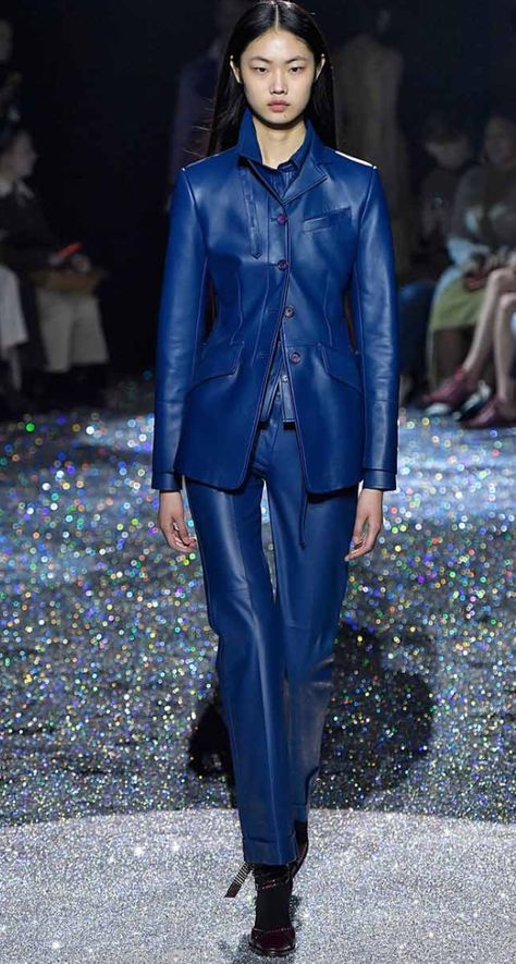 Blue Runway Fashion, Blue Monochrome Outfit, All Blue Outfit, Blue Runway, Runway Aesthetic, Anna October, Monochromatic Fashion, Outfits 70s, Resort 2024