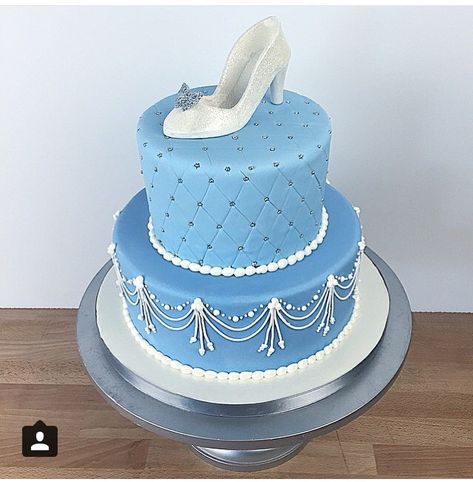 Simple Cinderella Cake, Blue Cinderella Cake, Blue Princess Cake, Cinderella Cake Ideas, Cinderella Theme Cake, Cake Cinderella, Cinderella Cake Designs, Cinderella Cakes, Takeaway Restaurant