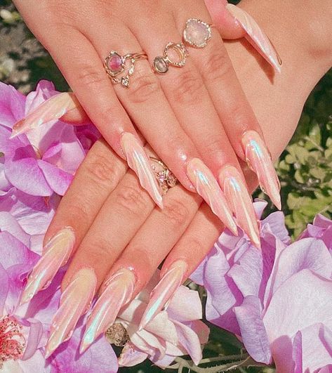 Nail Pearl, Nail Clear, Nail Inspo Nail Art, Soft Nail, Melanie Martinez Outfits, Melanie Martinez Concert, Quinceanera Nails, Pearl Nail, Idea Nail