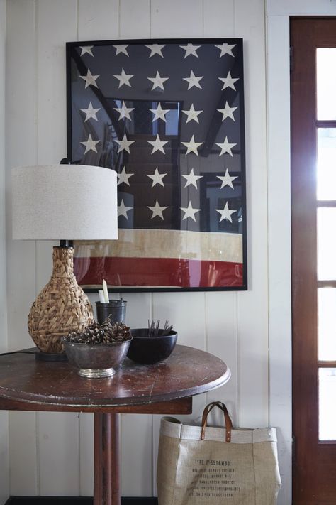 Getting in the Mood: American Flag Décor: Anyone know where I can get one? Framed American Flag, Entertaining House, American Flag Decor, Framed Flag, Upcycling Ideas, Flag Wall, Divine Design, Large Wall Decor, Unique Wallpaper