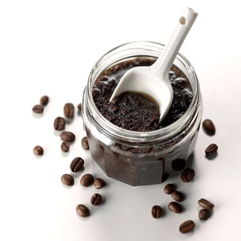 How to Make a DIY Coffee Scrub Girl Vanity, Leftover Coffee, Face Scrub Recipe, Coffee Scrub Diy, Homemade Facial, Coffee Face Scrub, Face Body Scrub, Homemade Ideas, Body Scrub Recipe