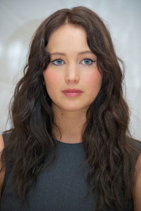 Jennifer Lawrence Jennifer Lawrence Brunette, Katniss Everdeen Hair, Katniss Hair, Jeniffer Lawrance, Jennifer Laurence, Jennifer Lawrence Hair, Jennifer Lawrence Photos, Jennifer Lawrence Pics, Long Brunette