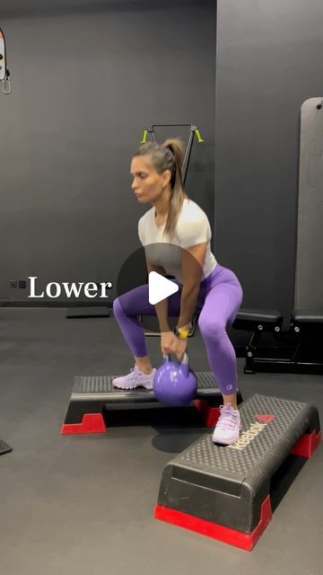 Jessica Schilling on Instagram: "Lower Body Workout 🔥 Share with your Friends and Save for Later  I am a big fan of using bands in a workout. The use of resistance bands when exercising requires constant muscle activation and stabilization improving muscle control (mind muscle connection) and increased functional strength. The structure today is: 3 sets of 15 for kettlebell and 20 reps for band.  1- Kettlebell Sumo Squat on Step 2- Kettlebell Stiff Leg Deadlift on Step 3- Banded Bench Step Down 4- Banded Side to Side Steps 5- Low Band Leg Straight Side Steps 6- Banded Reverse Lunges 7- Dumbbell Bench V-Ups   Let me know what do you think 🙌  #lowerbody #workoutroutine #fitnesslifestyle" Exercises With Step Bench, Kettlebell Sumo Squat, Bench Workouts, Step Bench, V Ups, Straight Leg Deadlift, Stiff Leg Deadlift, Bench Workout, Low Band