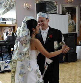 Filipino Money Dance...the only time it's okay to dance for money. Money Dance Wedding, Pinoy Wedding, Wedding Cash Gift, Reception Entertainment, Wedding Reception Entertainment, Filipino Heritage, Filipiniana Wedding, Filipino Pride, Filipino Wedding