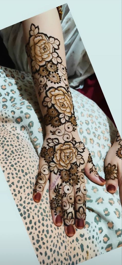 Mehndi Designs Rose, Khafif Mehndi Design, Legs Mehndi Design, Rose Mehndi Designs, Mehndi Designs For Kids, Mehndi Design Pictures, Simple Mehndi Designs Fingers, Modern Mehndi Designs, Full Mehndi Designs