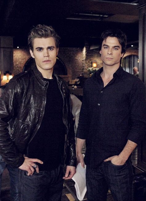 Salvatore Brothers. Gosto muito da série diários de um vampiro. Steven Mcqueen, Paul Wesley Vampire Diaries, Damon And Stefan Salvatore, The Salvatore Brothers, Ian Joseph Somerhalder, Ian Somerhalder Vampire Diaries, Damon Salvatore Vampire Diaries, Vampier Diaries, Damon And Stefan