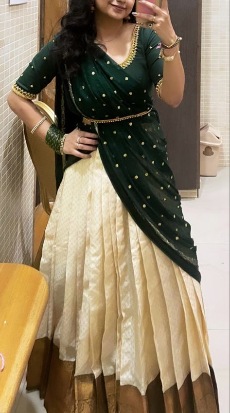 Onam Outfits Ideas, Long Skirt Top Designs, Onam Outfits, Long Frock Designs, Trendy Outfits Indian, Simple Saree Designs, Half Saree Lehenga, Lehenga Designs Simple, Fashionable Saree Blouse Designs