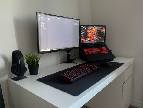 Upgraded. : battlestations Gaming Laptop Setup, Laptop Setup, Laptop Gaming Setup, Gaming Desk Setup, Computer Desk Setup, Gamer Setup, Home Studio Setup, Desktop Design, Desktop Setup