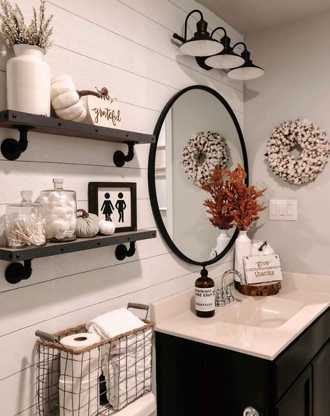 28 Fantastic Ideas To Cozy Your Home With Farmhouse Fall Decor Guest Bathroom Accessories Ideas, Guest Bathroom Ideas Decor, Drømme Bad, Makeover Kamar Mandi, Farmhouse Bathroom Mirrors, Diy Farmhouse Decoration, Farmhouse Bathroom Decor Ideas, Fall Bathroom, Ship Lap