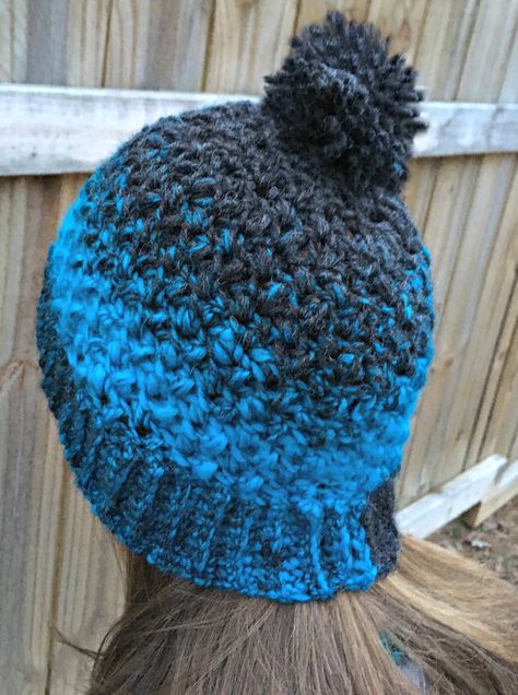 Free Crochet Pattern Chunky Yarn Crochet Pattern, Scarfie Yarn, Chunky Yarn Crochet, Hat Pattern Crochet, Textured Crochet, Chunky Hat, Bonnet Crochet, Yarn Pom Pom, Crochet Hats Free Pattern