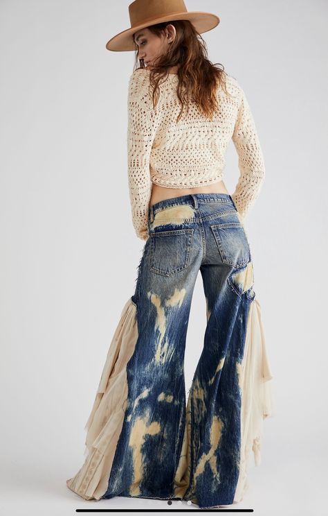 Flair Jeans Outfit, Lace Jeans, Blue Jeans Crafts, Boho Denim, Denim Ideas, Upcycle Jeans, Denim Diy, Embellished Jeans, Upcycled Fashion