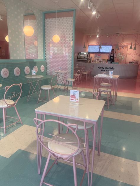 Korean Cafe Aesthetic Interior Pink, Korean Coffee Shop Design, Korean Cafeteria Aesthetic, Cat Cafe Interior, Japanese Cafe Interior, Photobooth Design, Cafe Hello Kitty, Pastel Cafe, Korean Coffee Shop