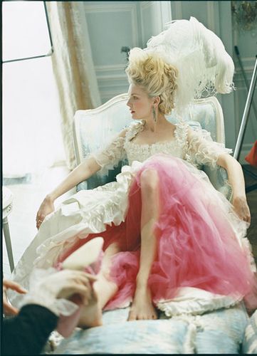 Another view of a colored crinoline !! Labyrinth Ball, Marie Antoinette Aesthetic, Marie Antoinette Movie, Marie Antoinette Party, Brigitte Lacombe, Marie Antoinette Costume, Marie Antoinette 2006, 25 Birthday, Rococo Fashion