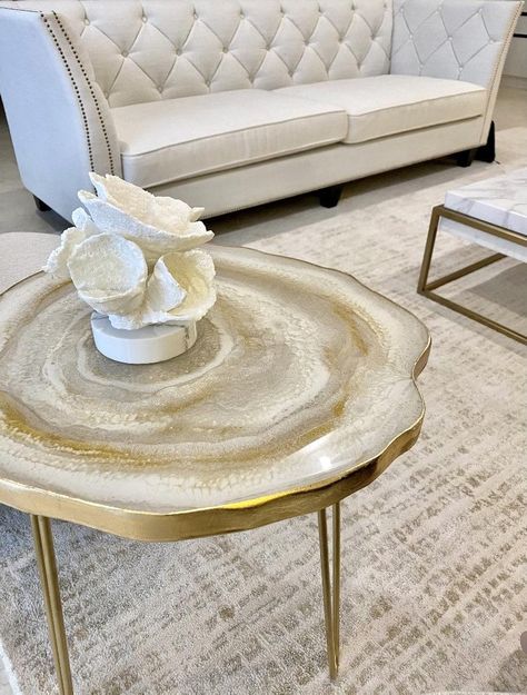 Epoxy Resin Table Gold, Geode Resin Table Top, Crystal Resin Table, Crystal Geode Decor, Resin Geode Table, Quartz Geode Table, Upcycle Home, Pink Living Room Decor, Sofa Table Decor