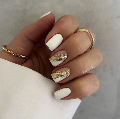 Gold Nails Ideas, Nails Design Square, White Nails Design, Gold Nail Ideas, White And Gold Nails, Gold Gel Nails, White Nails With Gold, Gold Manicure, Long Wear Nail Polish