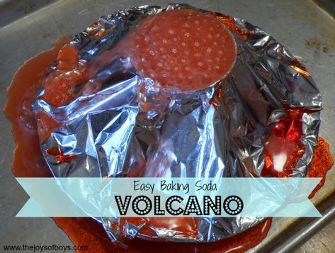 Simple Science: Easy Baking Soda Volcano - The Joys of Boys Simple Science Projects, Baking Soda Volcano, Homemade Volcano, Volcano For Kids, Volcano Projects, Easy Playdough Recipe, Easy Science Projects, Elementary School Science, School Science Projects