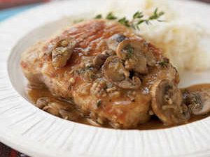 Pork Chops Marsala Pork Chops Marsala, Quick Pork Chops, Quick Pork Chop Recipes, Pork Marsala, Healthy Pork Chop Recipes, Healthy Pork Chops, Marsala Recipe, Healthy Pork, Fortified Wine