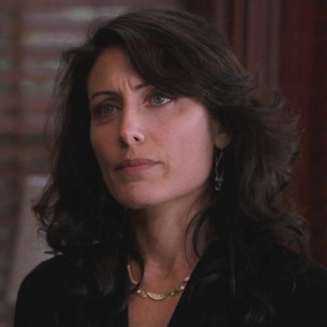 House Md Funny, Lisa Cuddy, Older Actresses, Lisa Edelstein, Gregory House, Female Detective, House Md, Hugh Laurie, Dr House