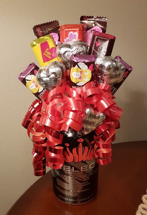 Beer Can Bouquet, Chocolate Beer, Bee Mine, Candy Bouquet, Best Candy, Beer Can, Bee, Beer, Gift Wrapping