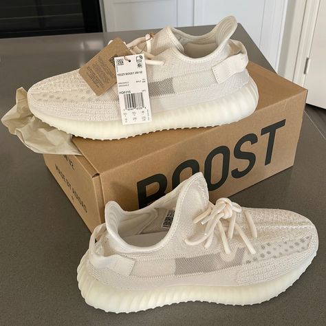 Yeezy Boost 350 V2 Brand New Yeezy Women Shoes, Yezzy Shoes 350, White Yeezy 350, Yeezy Sply 350, Yezzy Shoes Women, Women Outfit Winter, Shoes Women Outfit, Yeezy 350 Shoes, Yeezy White