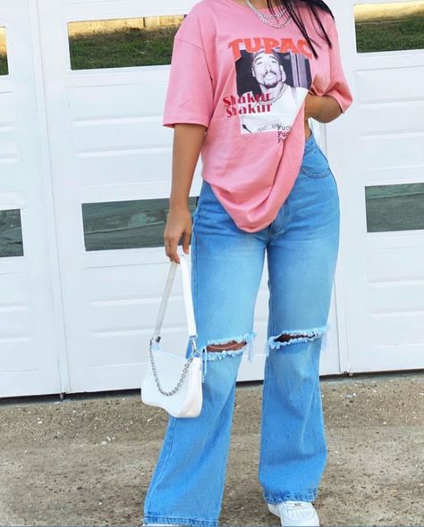 Outfit inspo 
Streetwear girl 
Outfit street aesthetic 
Aesthetic girl 
T shirt Tupac Oversized Tshirt Bell Bottoms, Bottom Jeans Outfit, Worship Concert, Bell Bottom Jeans Outfit, Baggy Shirt, Bottom Jeans, Bell Bottom Pants, Bell Bottom, Streetwear Outfit