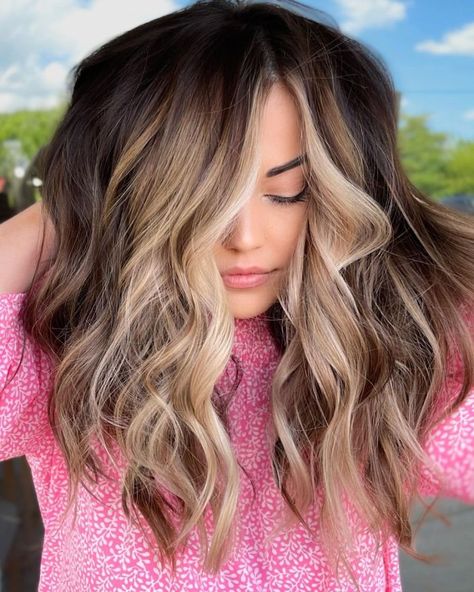 Bronde Front Highlights and Blonde Money Piece Money Piece Hair Ideas, Blonde Money Piece, Money Piece Hair, Dimensional Blonde, Money Piece, Dark Roots Blonde Hair, Bright Blonde, Hair Color Ideas For Brunettes, Hair Makeover